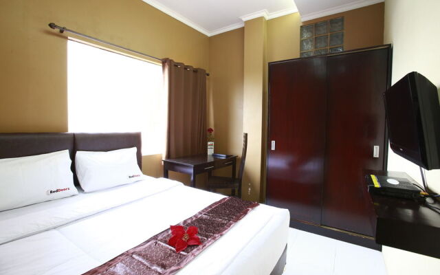 RedDoorz @ Pangeran Antasari