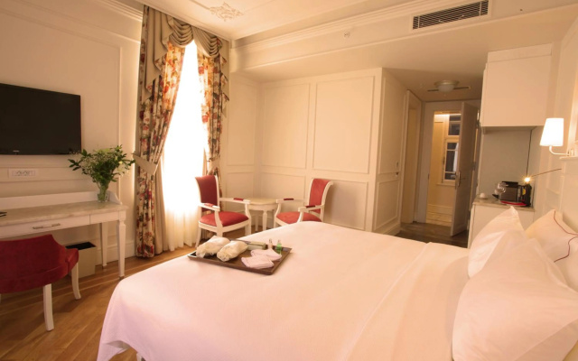 Corinne Art & Boutique Hotel - Image 6