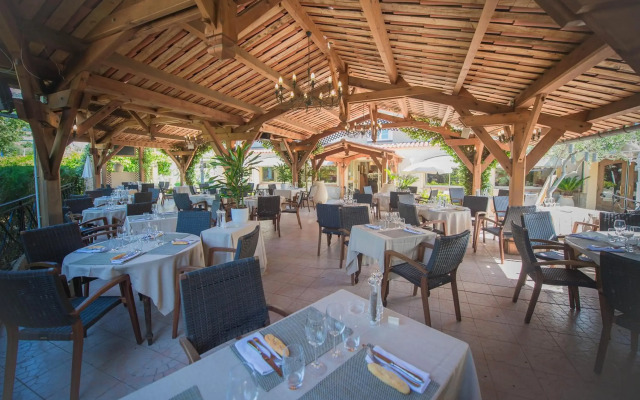 Appart Hotel Lou Castelet