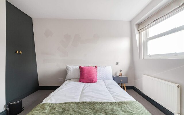 Colourful Southfields Charm