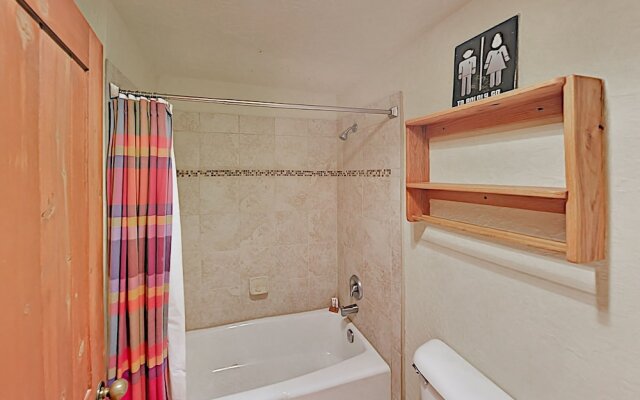 15tru5ai 3 Bedroom Condo