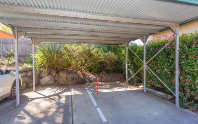 Cobb & Co 3/39 Cobbon Crescent