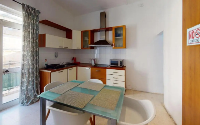 St Julians - Balluta Bay large 3 bedroom apartment