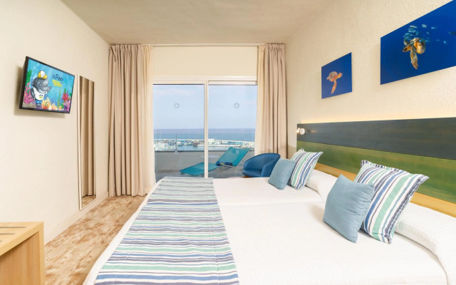 Отель HOVIMA La Pinta Beachfront Family