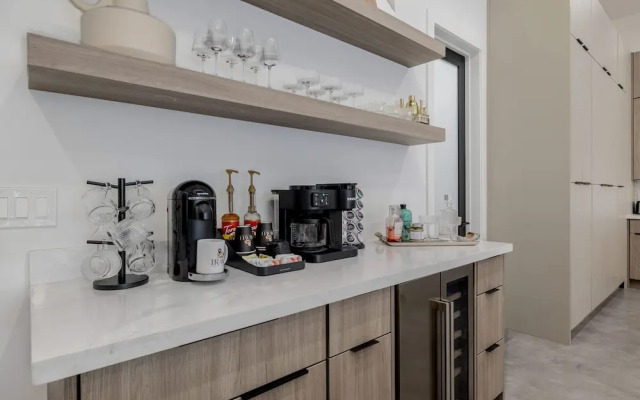 The Carlisle Experience 4 Showers Heated Pool