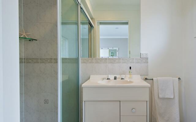 Rocky Point Road, Fantasea, 3, 75