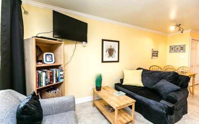 Island 126 Studio Bedroom Condo