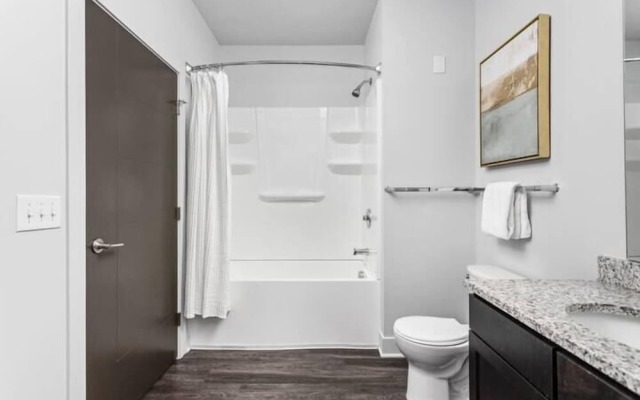 CozySuites Nora 3BR near Fashion Mall