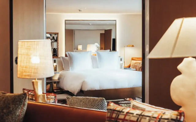 Sax Paris, LXR Hotels & Resorts