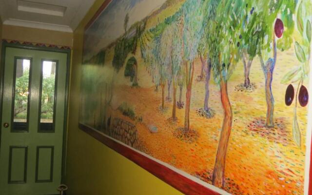 Bentwood Olive Grove Accommodation