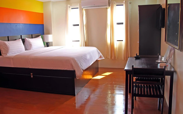 Fave Hotel Angeles City formerly Hotel America