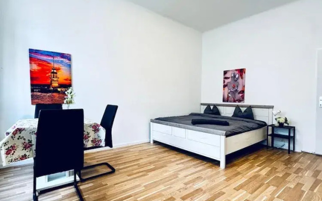 Modern Studio Close to Stadthalle