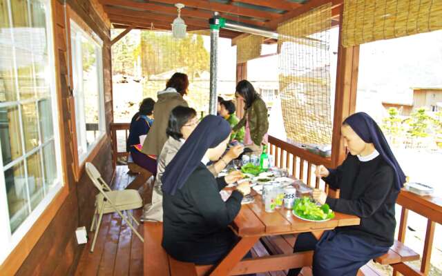 Liun Cabin
