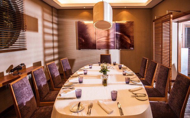 Hennessy Park Hotel