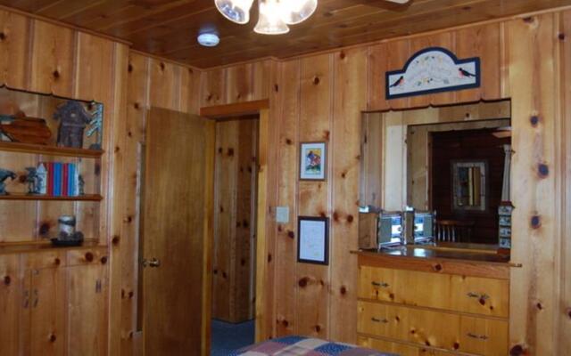 RedAwning Cabin #73 Walk-A-Bout