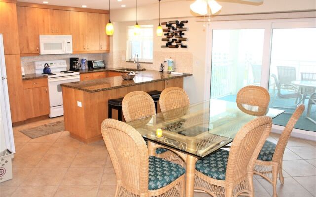Jamaica Royale - 705 - 2 Br Condo