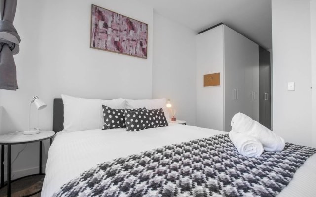 New Renovated & Cozy Apt Closes To Southern Cross