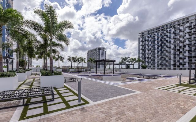 Modern Studio in Downtown Doral