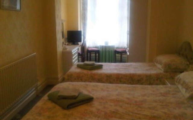 Churchills Hotel