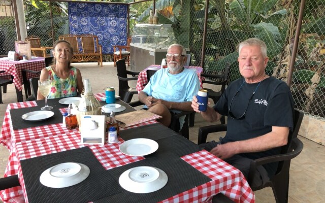 Roxy Fishing Club Y Hotel