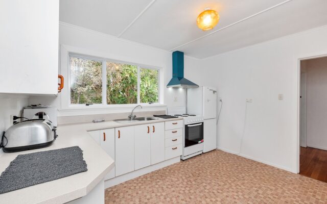 3 Bedroom In Onehunga w Parking - Wifi - Netflix