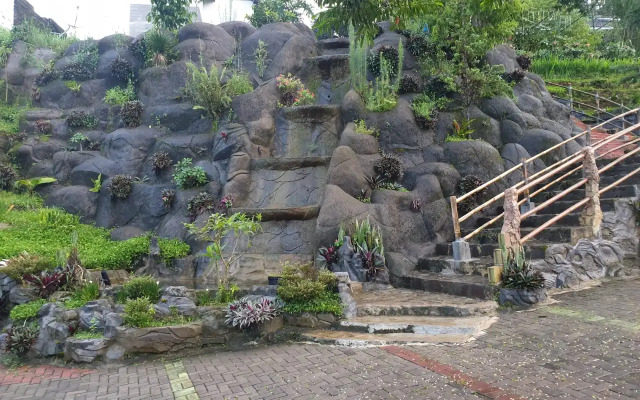 OYO 3040 D'pineapple Villa