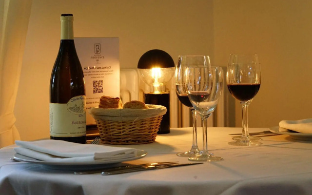 Logis Hotel Le Blason de Provence