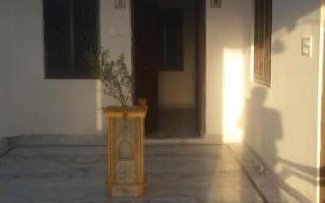 Hotel Chanda Maa