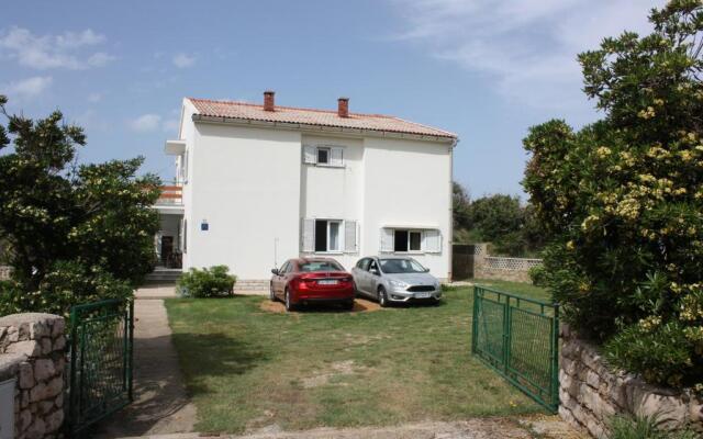 Pintar Apartment
