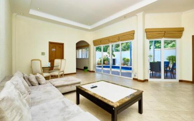 Golden Villa by Fantasea Beach