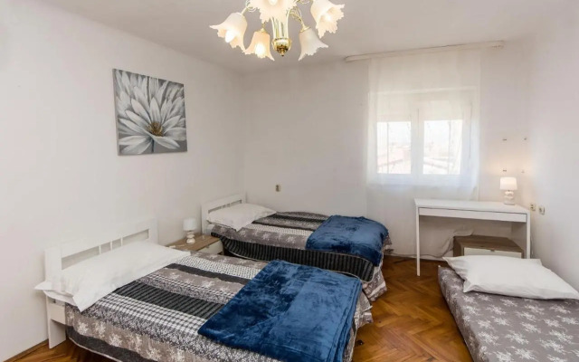 Apartment Dragica