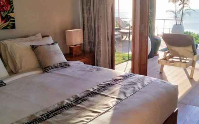 Paradise Garage Komodo Villa