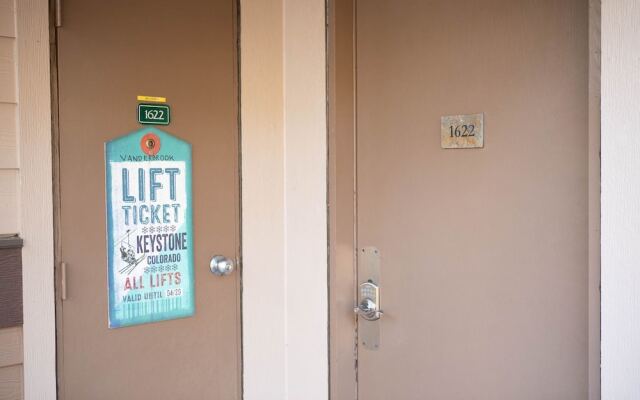 1622 Quicksilver 2 Bedroom Townhouse by RedAwning