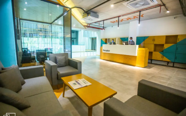 Roomy Signature Hotel