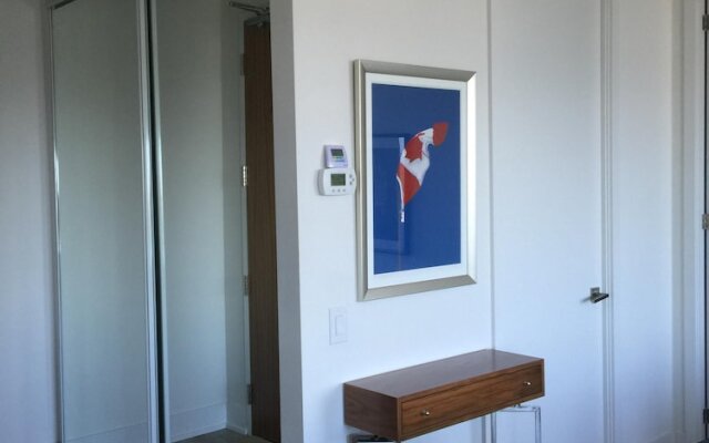 Skypad Designer Decorated Midtown Toronto Condo