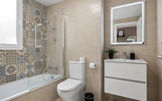 Luxury new apartment - private parking- Estepona