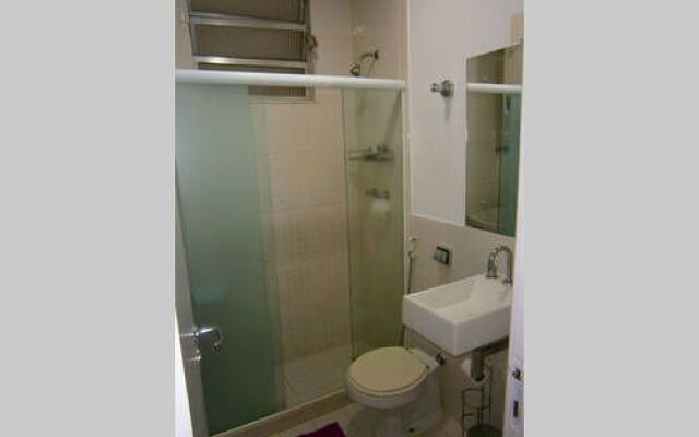 Etours - Prático Apartamento em Copacabana 1141