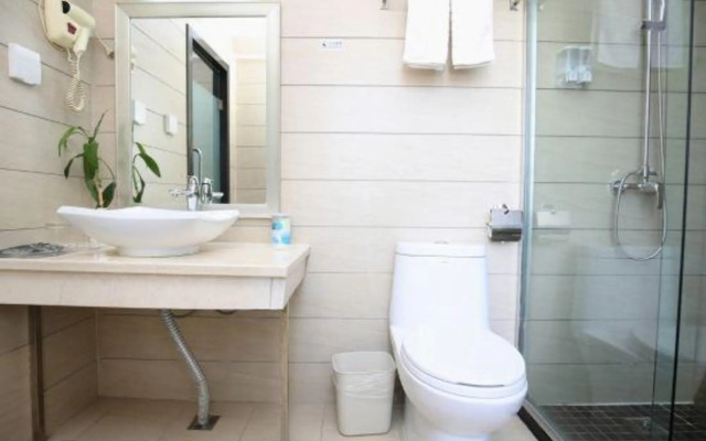 Dhenggong Yuchengjia Express Hotel