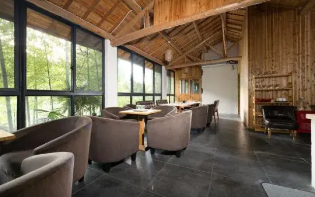 Yinju Shanshui Holiday Hotel