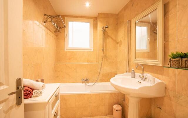 Le Foch Ap4244 by Riviera Holiday Homes