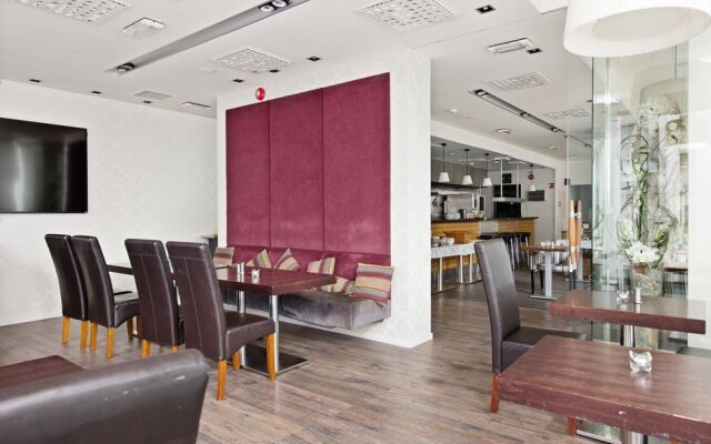 Stoltzen Hotel  Apartments