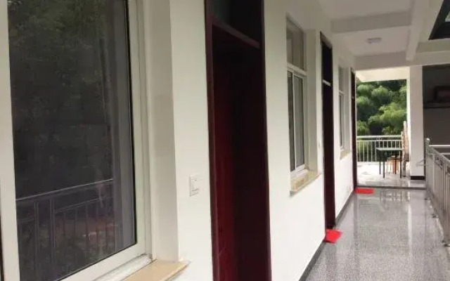 Qixian Qingfeng Farmhouse