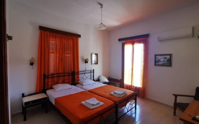 Nikos Hotel