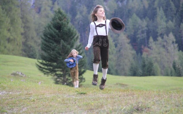 Hotel Family Alm Tirol