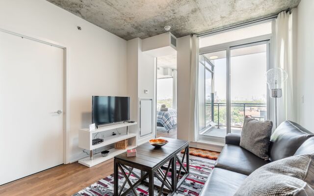 Stunning New 1BR Suite Trendy Queen West