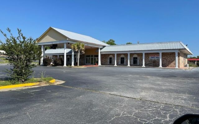 Orangeburg Inn & Suites