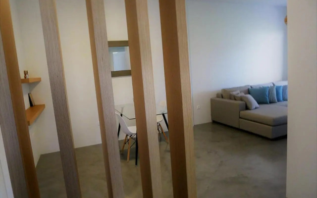 Deluxe Apartment in Vouliagmeni