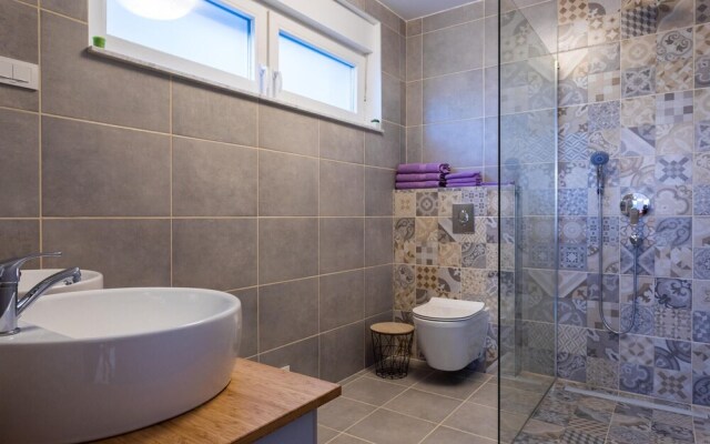 Beautiful Home in Klimno With Sauna, Wifi and 4 Bedrooms