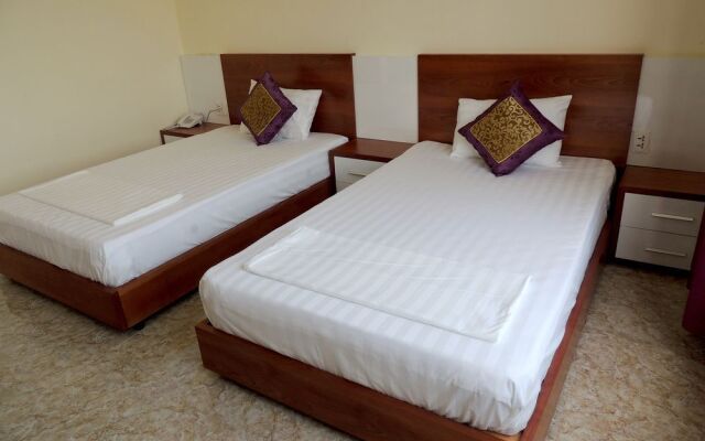 1001 Nights Hotel 27 Huong Tram