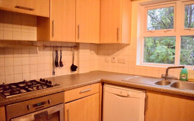 Spacious 2 Bedroom Flat in Bethnal Green